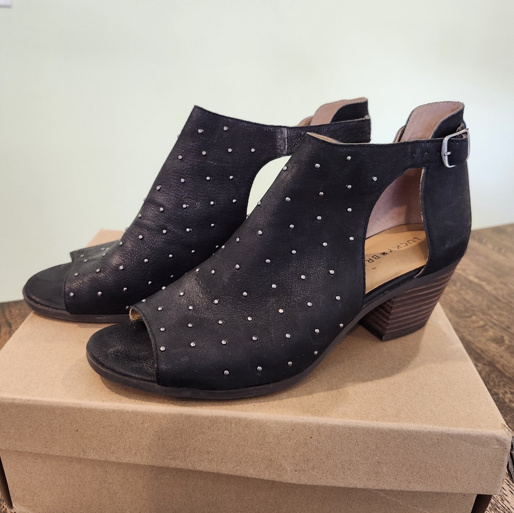 Lucky Brand Bankks Black Leather Studded Booties Open Toe Size 10 - Picture 6 of 10